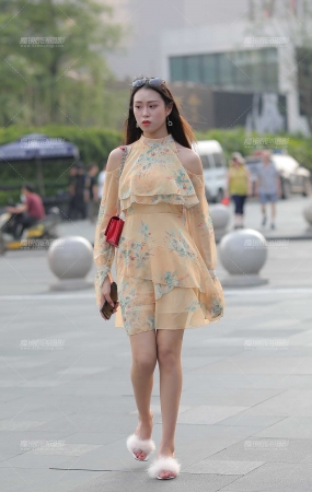 大长腿貌美肤白