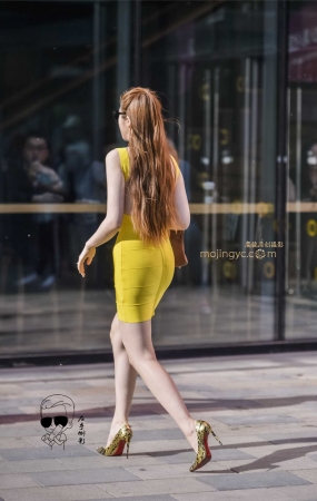紧抱臀美女{2017-4-29}-11p