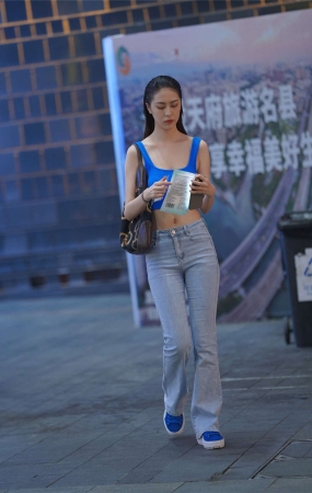 美丽的浅色牛仔