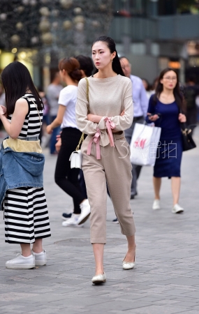 高个骨感美女，要穿高跟那了不得-18P