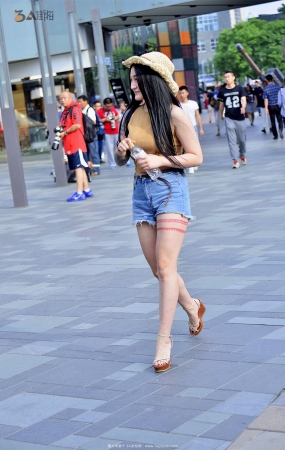 美女不同的短裤彰显不同的魅力-9P