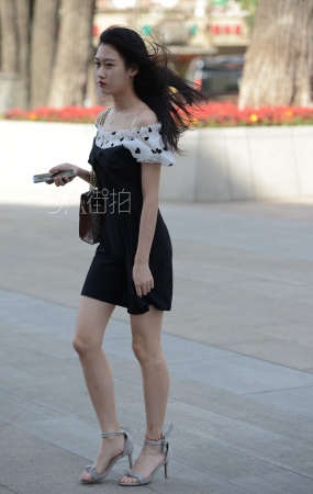 短裙长腿美女-21P