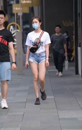 牛仔热裤，我的最爱~