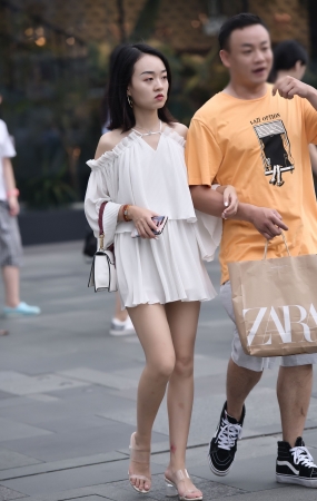 短裙少妇