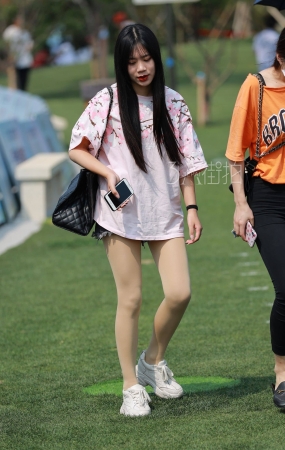 比诺-肉丝长腿美女-13P