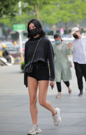 D Y Y小姐姐