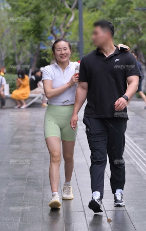 紧身中裤