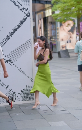 抹胸美女