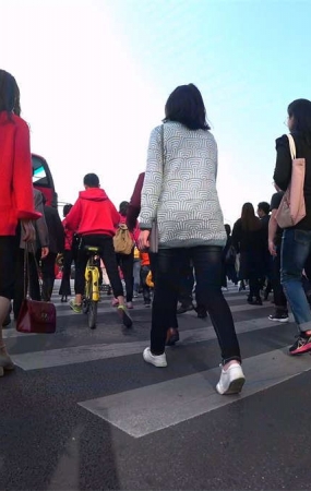 性感米色丰满美女