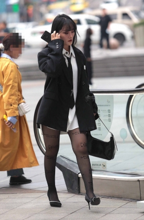 黑丝高跟街拍少妇-15P