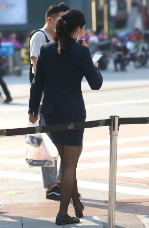街拍黑丝职业装