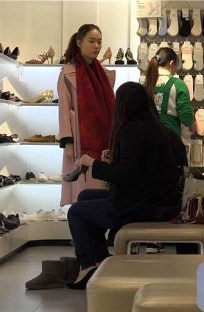 长靴黑丝女神 [1.71 GB/MP4]