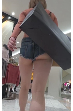 牛仔裤月牙美眉