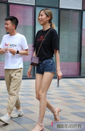 热裤大长腿的小姐姐MJ1905[303M]