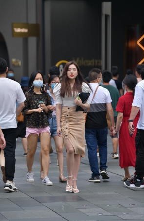 高腰包臀裙小姐姐