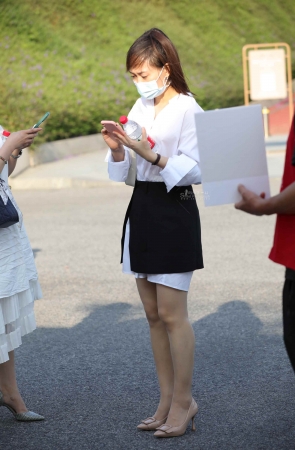 【街拍心灵】深圳时装周肉丝街拍高跟御姐