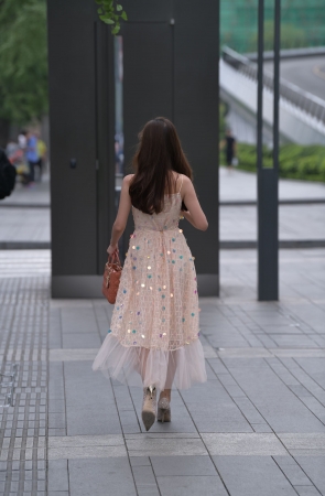 水汪汪的眼睛，甜美的小姐姐