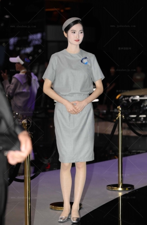 银色皮鞋肉丝优雅韵味精致的小姐姐