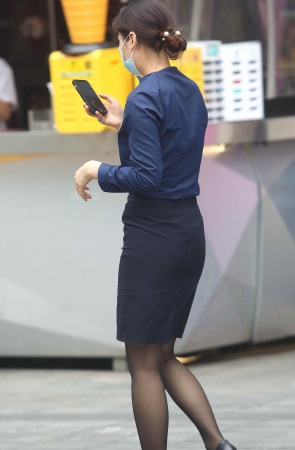 【珏一笑而过】诱惑黑丝街拍OL