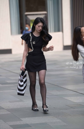 2273-22+108黑丝小姐姐 15P