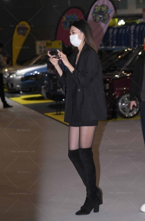 211022-18=36√长腿黑丝女友 10P