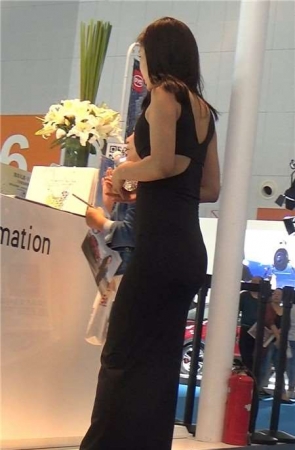 超性感黑色连衣裙模特小姐