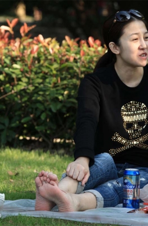 No14 美女双人组的优势：美足出镜还能美颜作景