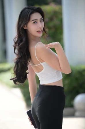 黑白搭配运动装 [194P5V-4.78GB]