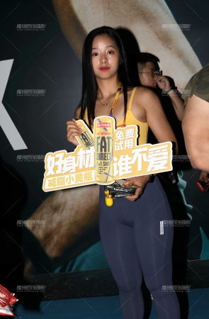 性感蓝色紧身裤美女