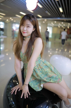 绿色小花裙女孩 【图片➕视频】