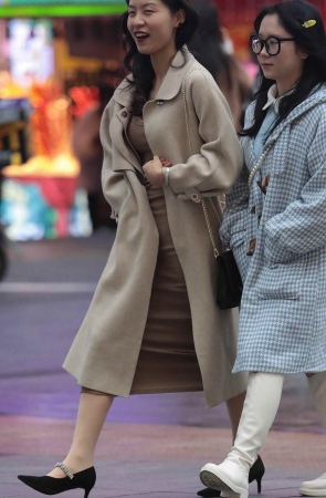 肉丝街拍高跟shaofu