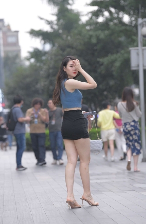 一始街拍作品 包臀裙美女