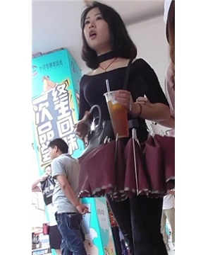 紧身黑色牛仔裤丰臀美女。[1.03 GB]