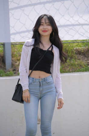 你的女孩 [43P-993MB]