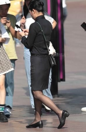 街拍黑丝职业装