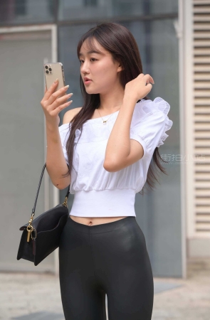 [魂魂专区] 只是朋友吗？ 【图片➕视频】