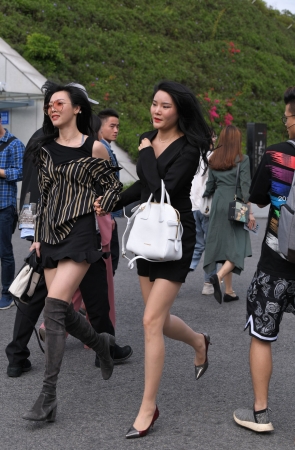 高跟美腿和丝袜是绝配