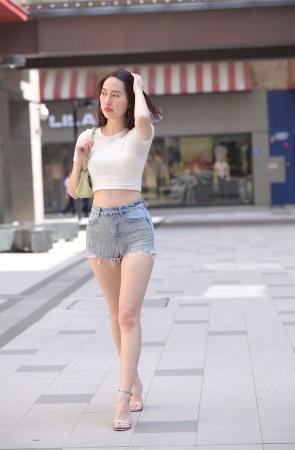 魂魂街拍摄影作品 Lazy Sunday Morning