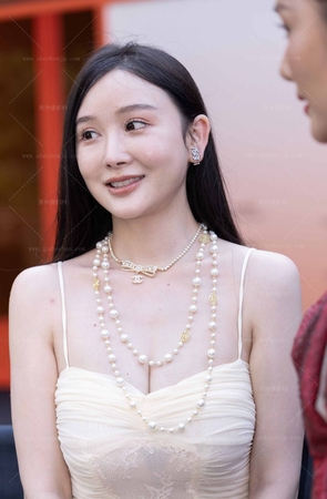 LB151-176P 上海时装周-百万网红模特Zeng丽燕的美胸玉足