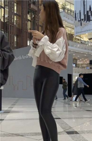 4k-紧到让人无法呼吸的小清新皮裤美 [1.22 GB]