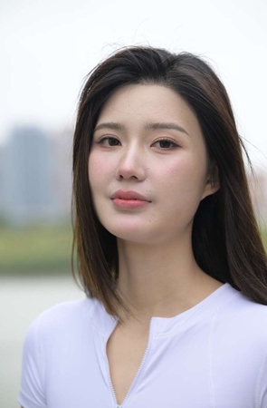 一只麋鹿摄影作品  长颈鹿也会哭吗？[929P-19.3GB]