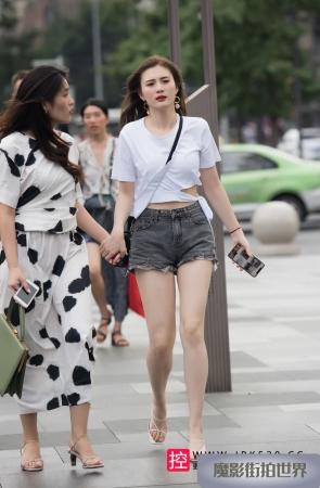 白白嫩嫩的美女3A2754[934M]