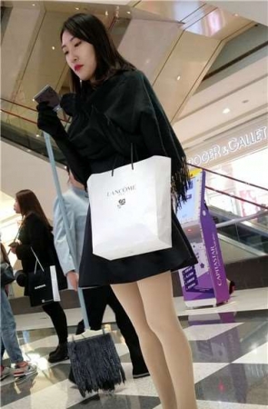 4k超清，气质短裙丝袜高跟文艺小清新美女