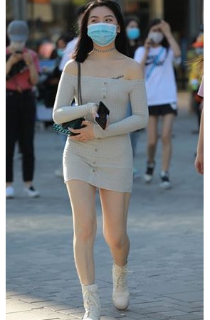 漂亮的一字抹胸装美女(37P)