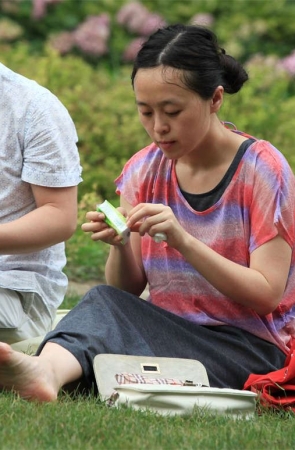 No1090 脚心嫩白，尚可一看