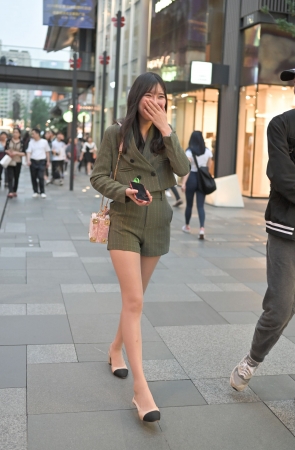 长腿美女的超薄肉丝高跟