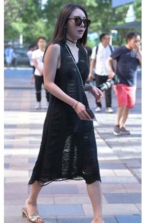 戴着墨镜的妹子(28P)