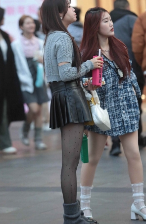 街拍黑丝妹子-13P