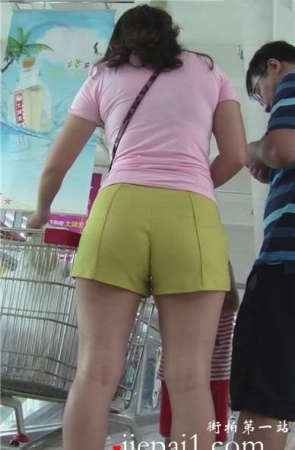 超市偶遇成熟粉衣热裤美S女 [1.43 GB]