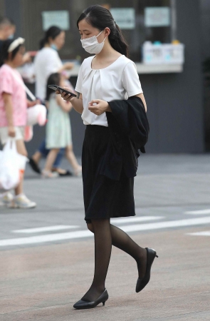 【珏一笑而过】诱惑街拍黑丝高跟OL